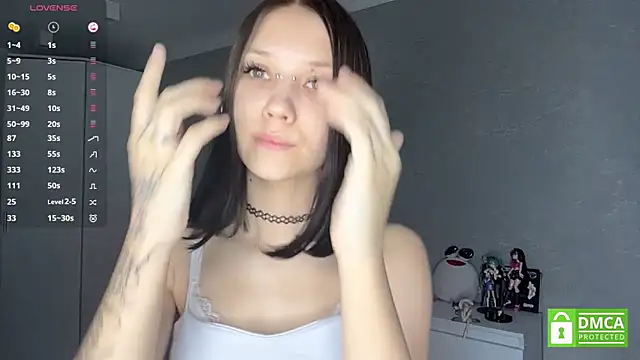 AmeliaMiotii online show from May 12, 3:18 pm