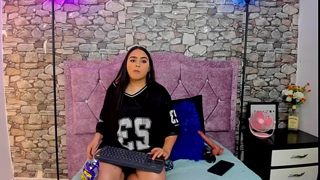 sweet  cherry1 online show from April 3, 6:25 pm