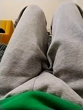 Snapshot of y2561 chatting on March 29, 9:38 pm y2561 online show from March 29, 9:38 pm