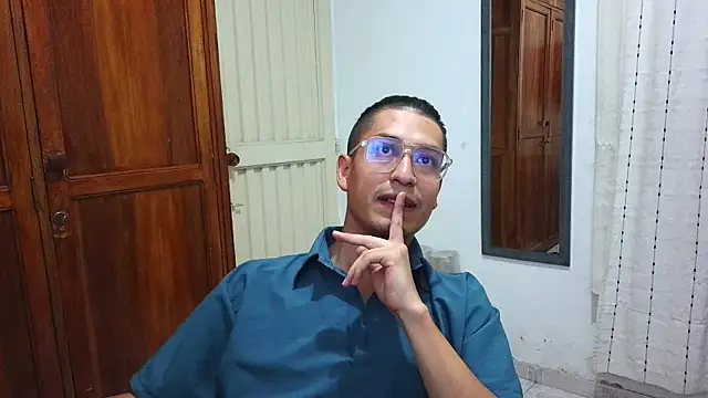 Eriick   E online show from May 7, 12:48 am