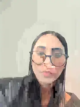 juliacosta online show from April 23, 1:35 pm