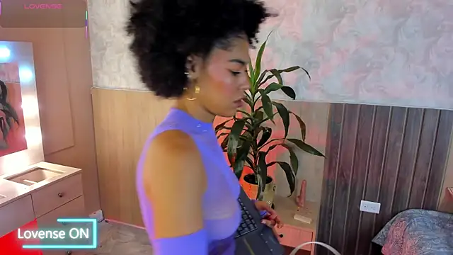 baddie delaylaa online show from April 7, 6:32 pm