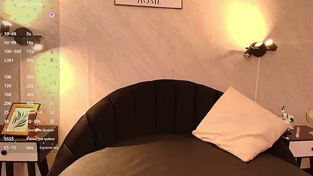 Snapshot of Ciielo_777 chatting on March 30, 8:32 pm Ciielo 777 online show from March 30, 8:32 pm