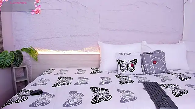 sussy1x  online show from April 24, 3:52 am