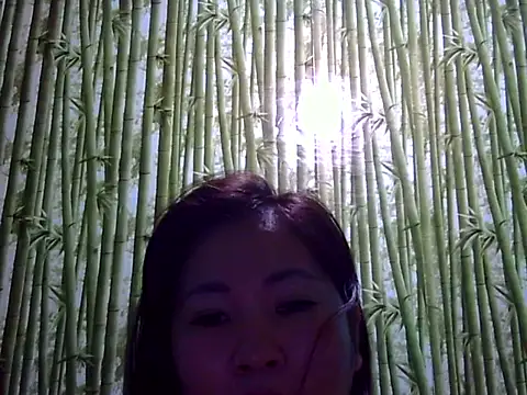 Snapshot of Lovelyass4u chatting on July 5, 4:19 am Lovelyass4u online show from July 5, 4:19 am
