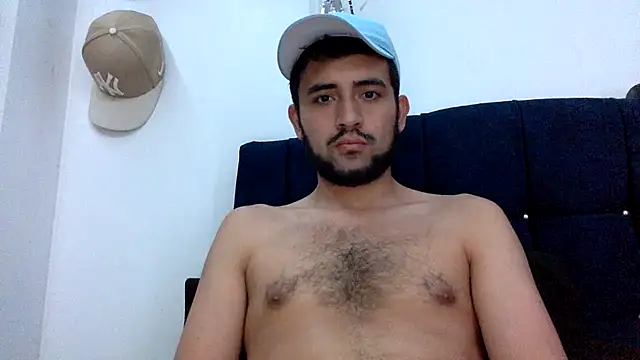 Snapshot of derek_smiith chatting on June 30, 2:00 am derek smiith online show from June 30, 2:00 am