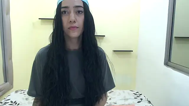 Snapshot of romina_white18 chatting on March 29, 5:31 am romina white18 online show from March 29, 5:31 am