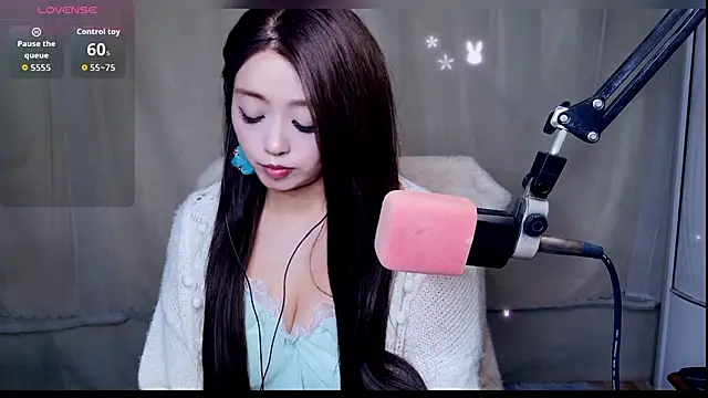 Cuviee online show from April 7, 10:33 pm