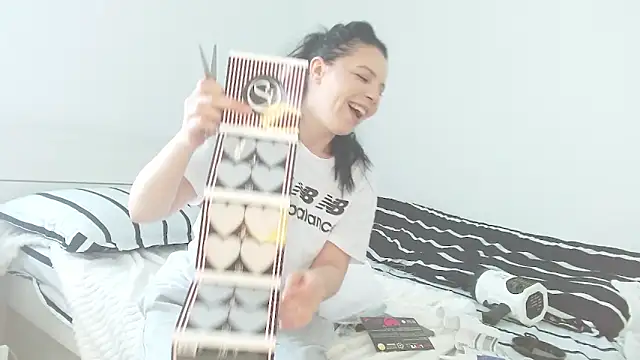 Kimmie0606 online show from April 23, 9:16 am