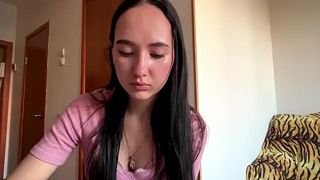 Liesenaniles online show from May 2, 3:12 am