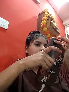 Snapshot of TANU01990 chatting on April 18, 4:04 am TANU01990 online show from April 18, 4:04 am