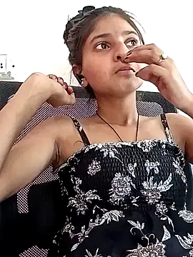 Snapshot of TANU01990 chatting on April 9, 6:41 am TANU01990 online show from April 9, 6:41 am