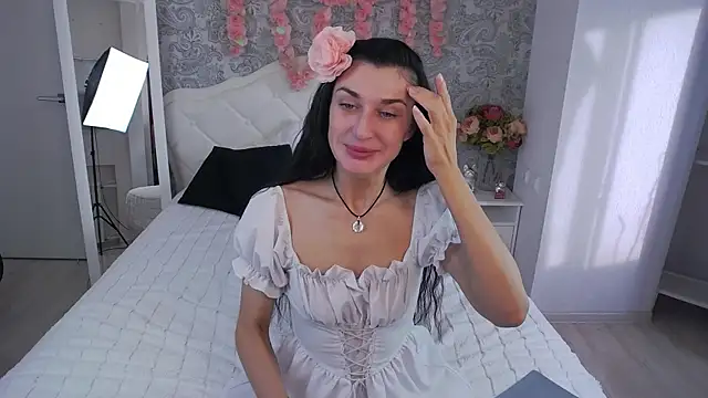 Snapshot of AriannaCruise chatting on April 6, 3:57 am AriannaCruise online show from April 6, 3:57 am
