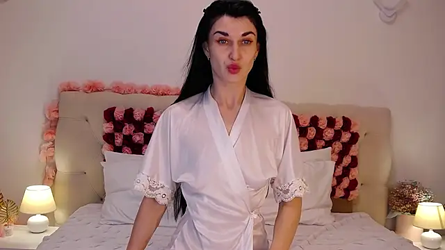 Snapshot of AriannaCruise chatting on April 16, 10:12 pm AriannaCruise online show from April 16, 10:12 pm