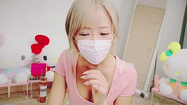 Snapshot of baby__cherry__ chatting on May 4, 12:19 pm baby cherry online show from May 4, 12:19 pm