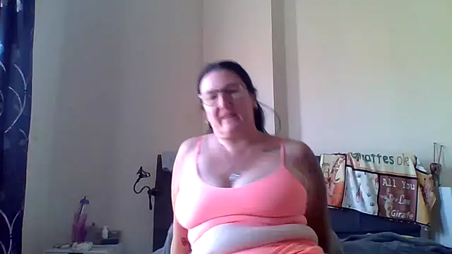 Snapshot of Flirty_Siennax chatting on June 15, 8:25 am Flirty Siennax online show from June 15, 8:25 am