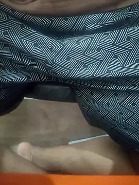sweetcock180 online show from April 26, 8:22 am