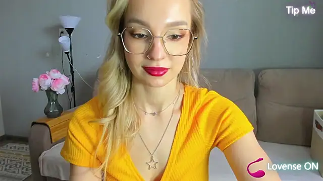 MelodyIllves online show from May 13, 7:26 am