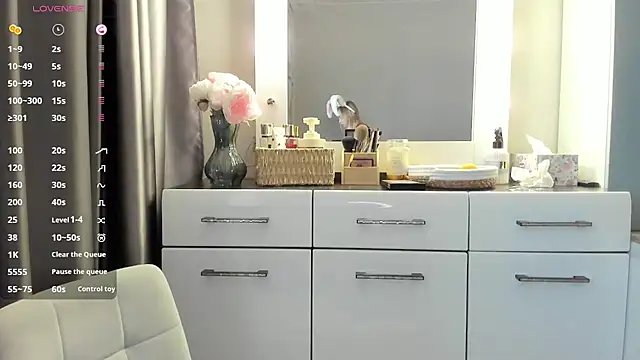 MelodyIllves online show from April 2, 2:19 am