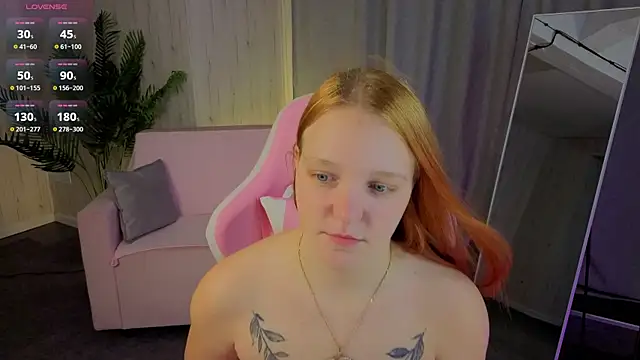 Candy Lirr online show from April 13, 2:15 am