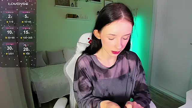 AnnaOddy online show from May 13, 1:23 am