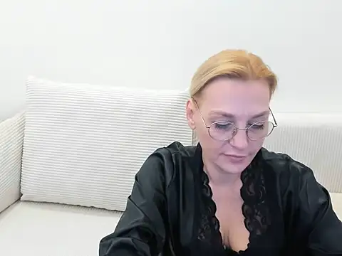 OeigesMik online show from April 8, 10:50 am