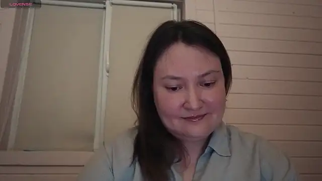 elegant pleasure online show from April 4, 9:10 pm