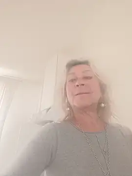 Snapshot of Anabel-456 chatting on April 5, 9:27 am Anabel-456 online show from April 5, 9:27 am