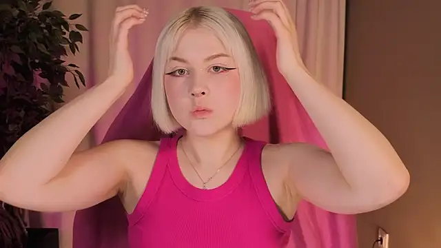 mollieluv online show from March 28, 9:38 pm