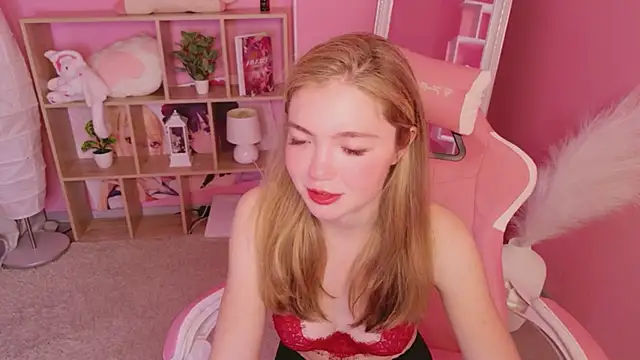 Snapshot of Rita_Shy chatting on June 20, 7:02 am Rita Shy online show from June 20, 7:02 am