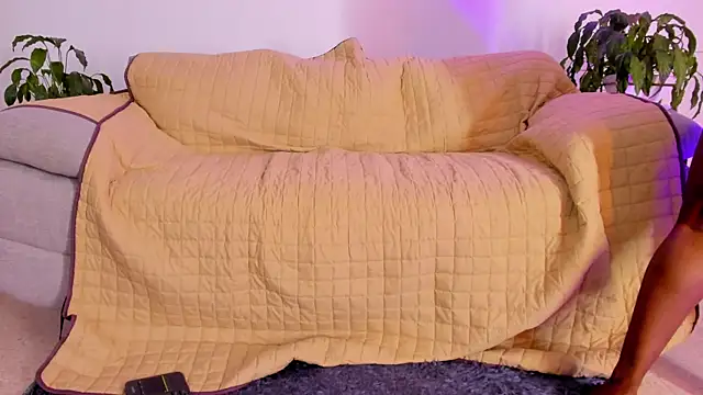 Snapshot of IrisJones_ chatting on May 30, 1:39 pm IrisJones online show from May 30, 1:39 pm