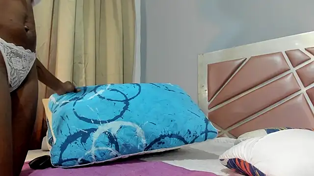 Amy Jhonnes online show from April 28, 7:29 pm