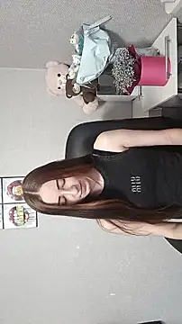 Linda Mur  online show from April 3, 5:47 am