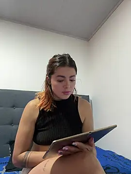 cattleya Louise online show from April 15, 7:51 pm