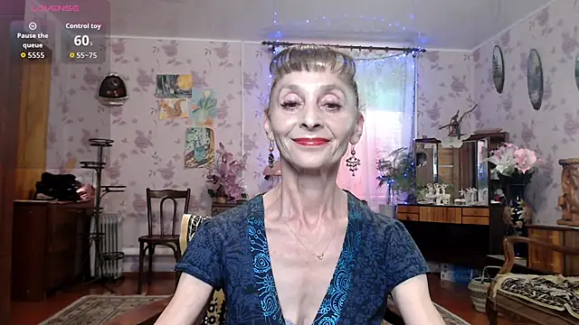 Snapshot of Shooting-Star- chatting on June 5, 12:11 pm Shooting-Star- online show from June 5, 12:11 pm