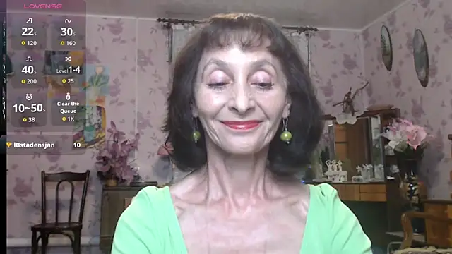 Snapshot of Shooting-Star- chatting on June 18, 6:57 pm Shooting-Star- online show from June 18, 6:57 pm