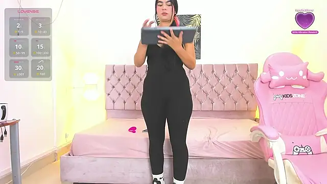 tiffany  ray1 online show from May 14, 7:33 pm