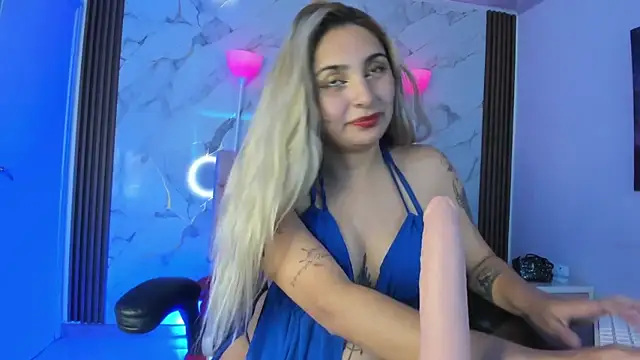 Catalina Osorio online show from April 24, 8:00 pm