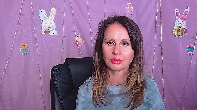 ElsaFrey online show from April 2, 10:11 am