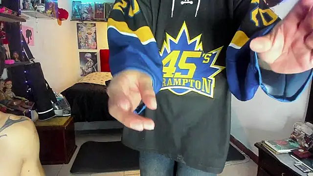 Snapshot of Keff_andrew34 chatting on April 8, 4:58 am Keff andrew34 online show from April 8, 4:58 am