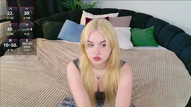 Lilly Eyes online show from May 21, 1:08 pm