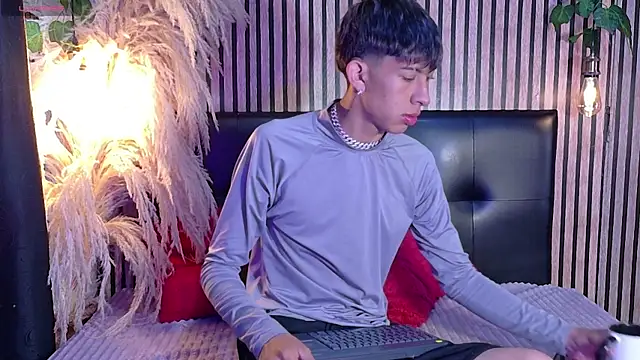 Tommy Fox online show from April 8, 12:50 pm