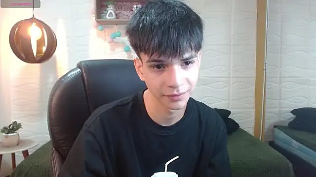 Snapshot of maxim_rod chatting on May 17, 12:49 pm maxim rod online show from May 17, 12:49 pm