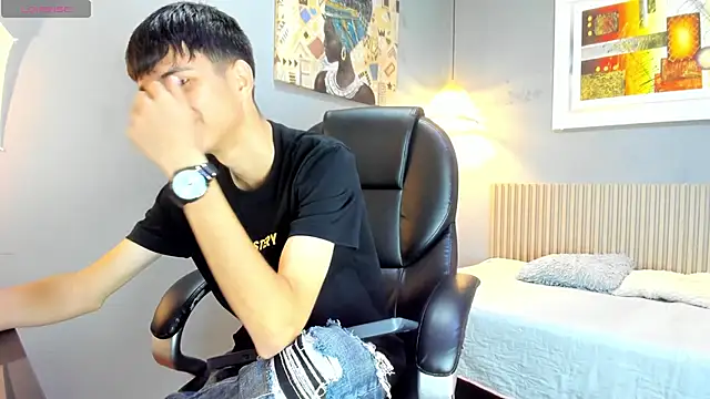 Snapshot of maxim_rod chatting on June 12, 12:36 pm maxim rod online show from June 12, 12:36 pm