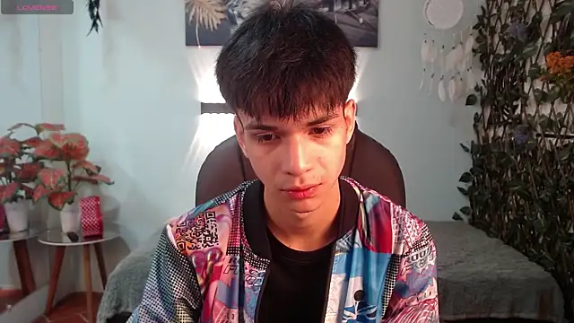Snapshot of maxim_rod chatting on May 21, 1:08 pm maxim rod online show from May 21, 1:08 pm