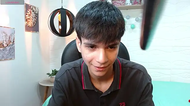 Snapshot of maxim_rod chatting on June 30, 7:03 pm maxim rod online show from June 30, 7:03 pm