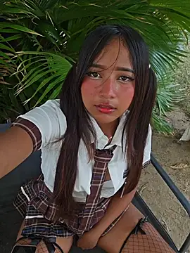 Snapshot of Pretty_karol chatting on May 29, 12:44 pm Pretty karol online show from May 29, 12:44 pm