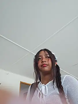 Snapshot of Pretty_karol chatting on May 25, 12:37 pm Pretty karol online show from May 25, 12:37 pm