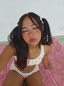 Snapshot of Pretty_karol chatting on June 8, 12:49 pm Pretty karol online show from June 8, 12:49 pm