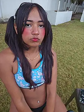 Snapshot of Pretty_karol chatting on June 6, 1:38 pm Pretty karol online show from June 6, 1:38 pm